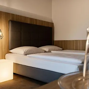 Hotel Plaza Hotel&living Frankfurt